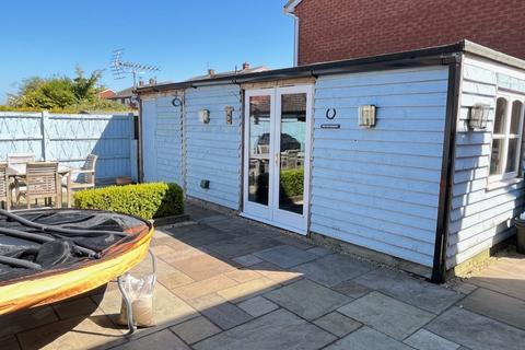 4 bedroom semi-detached house for sale - Stretton Close, Sutton Farm, Shrewsbury, Shropshire, SY2