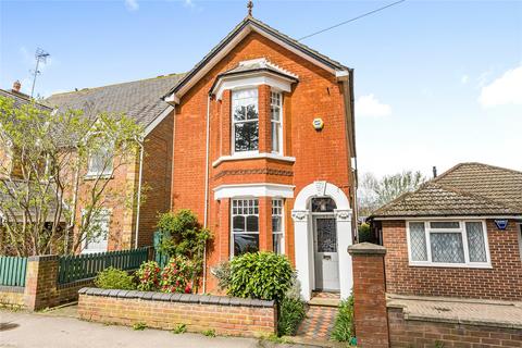 3 bedroom detached house for sale - Theydon Avenue, Woburn Sands, Milton Keynes, Buckinghamshire, MK17