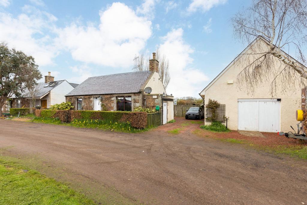 3 Tynemount Farm Cottage, Ormiston, EH35 5NN 4 bed cottage for sale £