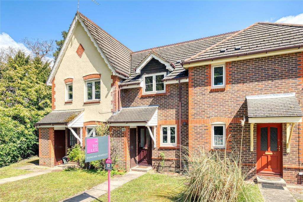 Francis Way, Camberley, Surrey, GU15 2 bed terraced house £1,625 pcm