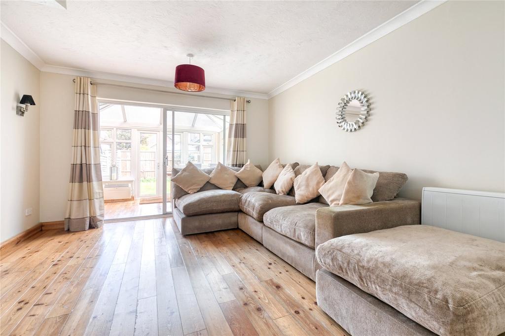 Francis Way, Camberley, Surrey, GU15 2 bed terraced house £1,625 pcm