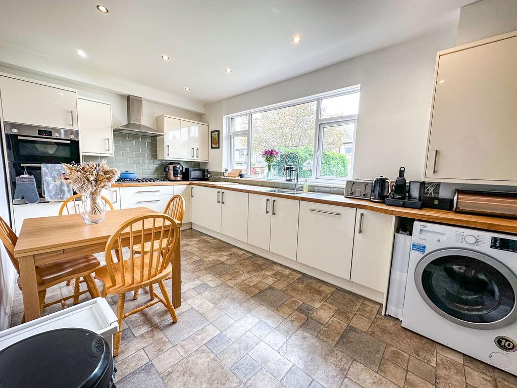 Exeter Road, Wallsend, Tyne and Wear, NE28 9HG 2 bed semidetached