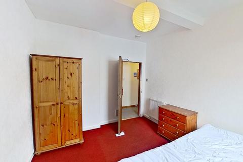 3 bedroom flat to rent, Morrison Street, Edinburgh, EH3