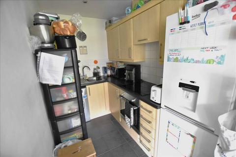 1 bedroom flat for sale - Wooldridge Close, Feltham, TW14