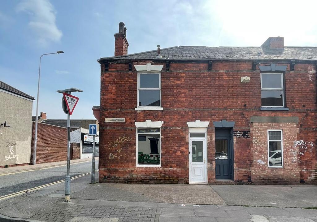 63 Willingham Street, Grimsby, South... 2 bed end of terrace house £