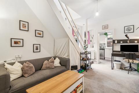 1 bedroom flat to rent, Shepherds Bush Road, Kensington, London