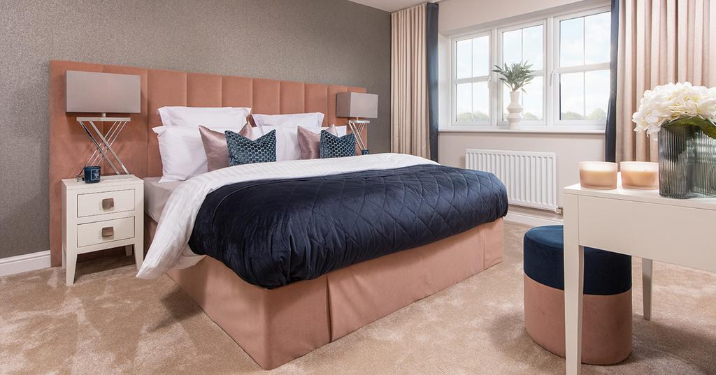Spacious main bedroom with en-suite
