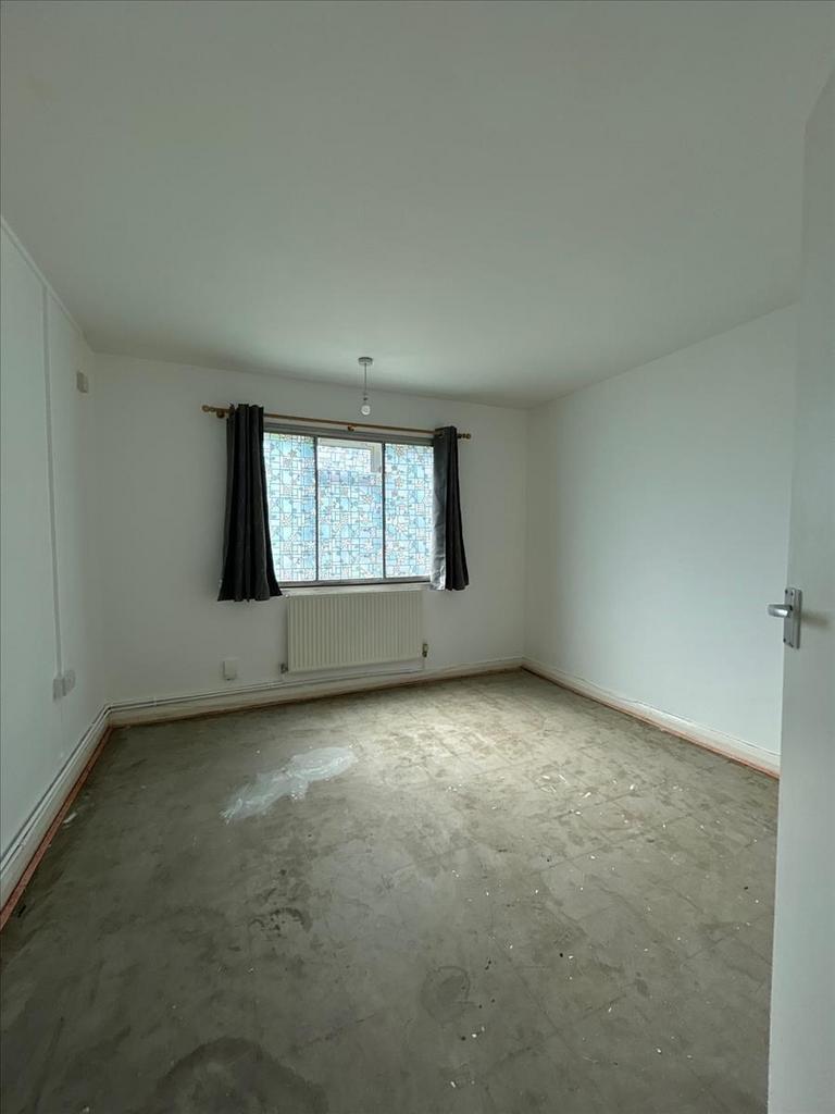 Nevin House, Bourne Avenue, Hayes, UB3 1 bed flat for sale £190,000
