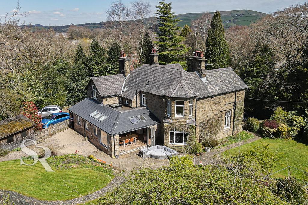 Oaklands, 42 Hockerley Lane, Whaley Bridge, High Peak, SK23 7AU 5 bed