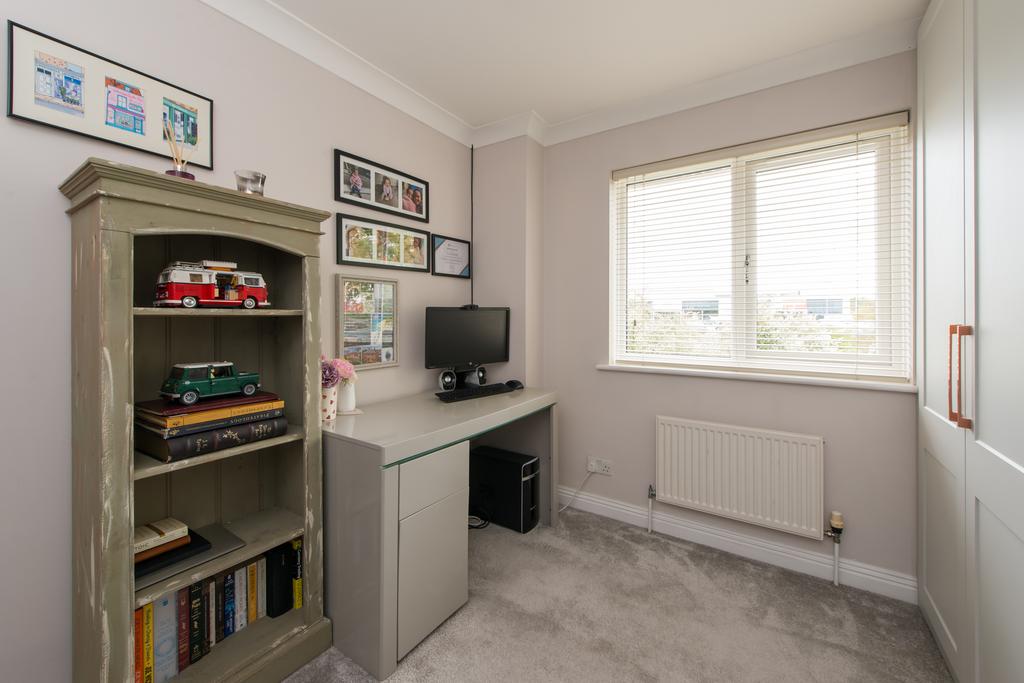 Bedroom/Office