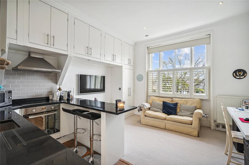 Kitchen / Reception