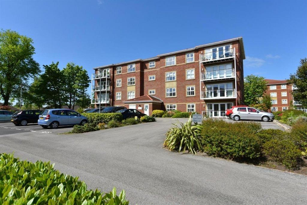 8 Aughton Park Drive, Aughton, Ormskirk 2 bed apartment for sale £325,000