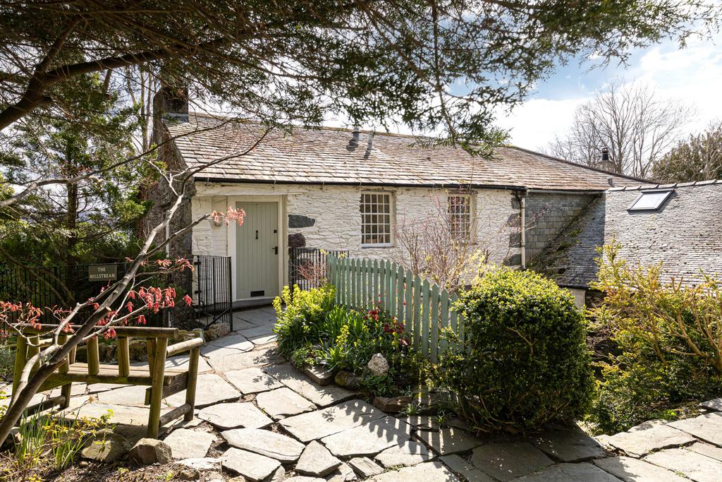 The Millstream, Applethwaite, Keswick, Cumbria CA12 3 bed cottage for