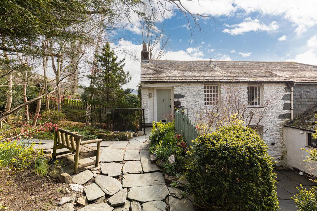 The Millstream, Applethwaite, Keswick, Cumbria CA12 3 bed cottage for