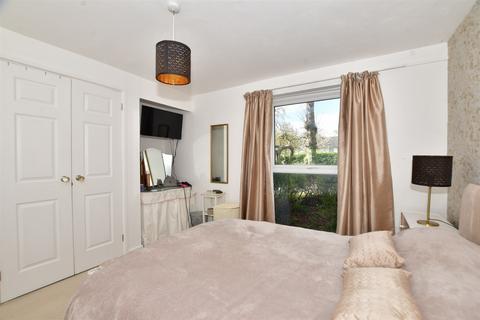 1 Engadine Close, Croydon, CR0 5UU