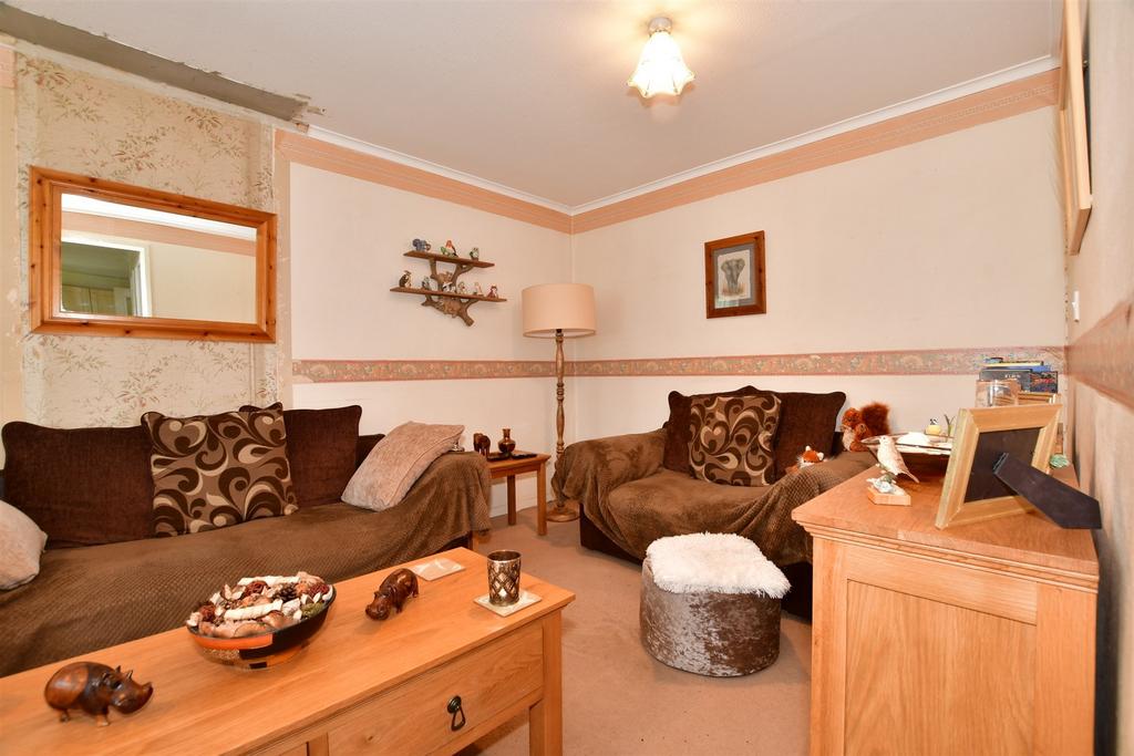 b Close, Crawley, West Sussex 3 bed terraced house for sale £300,000