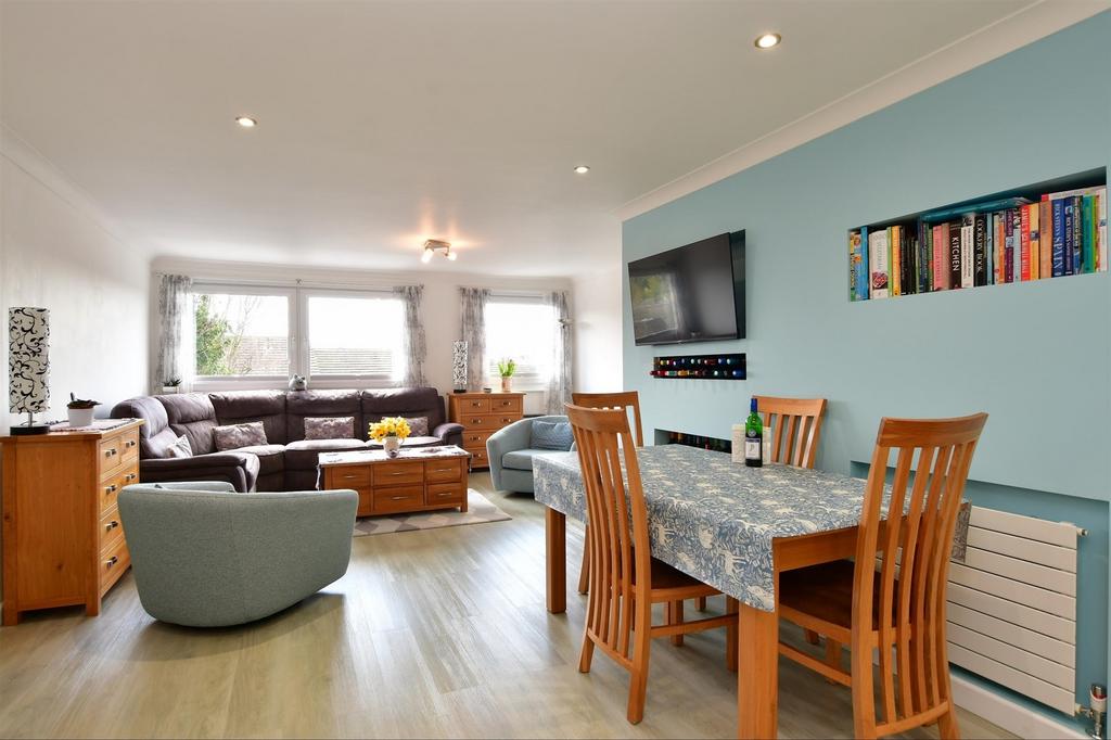 Kitchen/ Dining Area