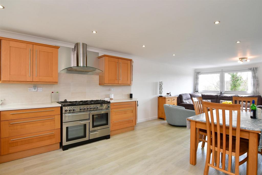 Kitchen/ Dining Area