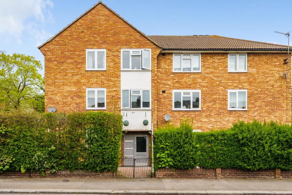 Mayow Road, Sydenham 2 bed flat for sale £400,000