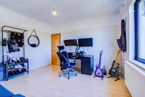 31 Somertrees Avenue, London, SE12 0BS