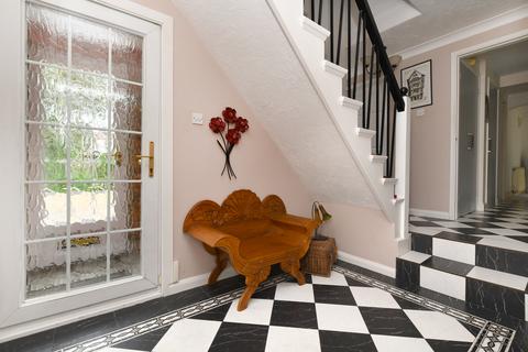 undefined, Ashburnham Gardens, Upminster RM14