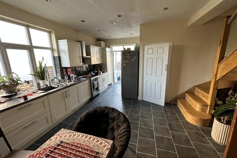 7 bedroom detached house to rent, Gloucester Road North, Bristol BS7