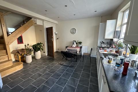 7 bedroom detached house to rent, Gloucester Road North, Bristol BS7