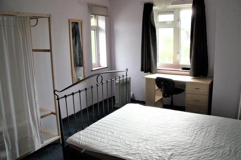 3 bedroom flat to rent, Kingston House, Surbiton Road, Kingston, KT1 2JD