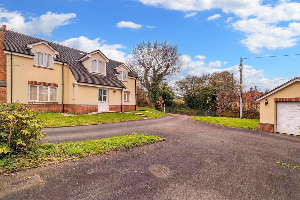 Fernbank Road, RossonWye, Hfds, HR9 4 bed detached house for sale £