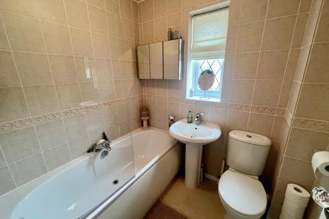 1 bedroom end of terrace house for sale, Meadowbrook Close, Colnbrook, Slough, Berkshire, SL3
