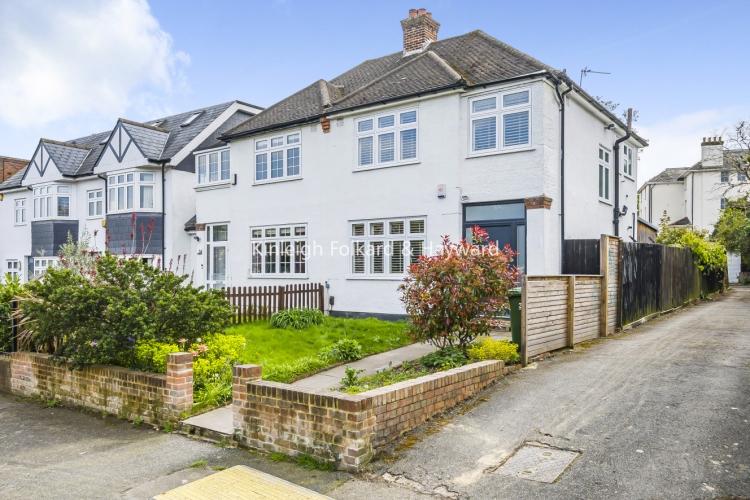 Lawrie Park Gardens London SE26 3 bed house £2,700 pcm (£623 pw)