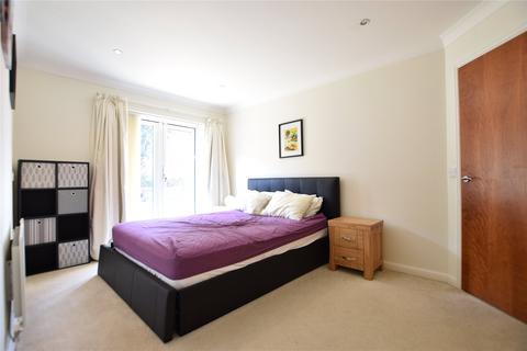 2 bedroom apartment to rent, Aveley House, Iliffe Close, Reading, Berkshire, RG1