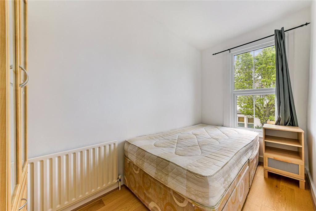 Fingal Street, London, SE10 2 bed apartment £1,750 pcm (£404 pw)