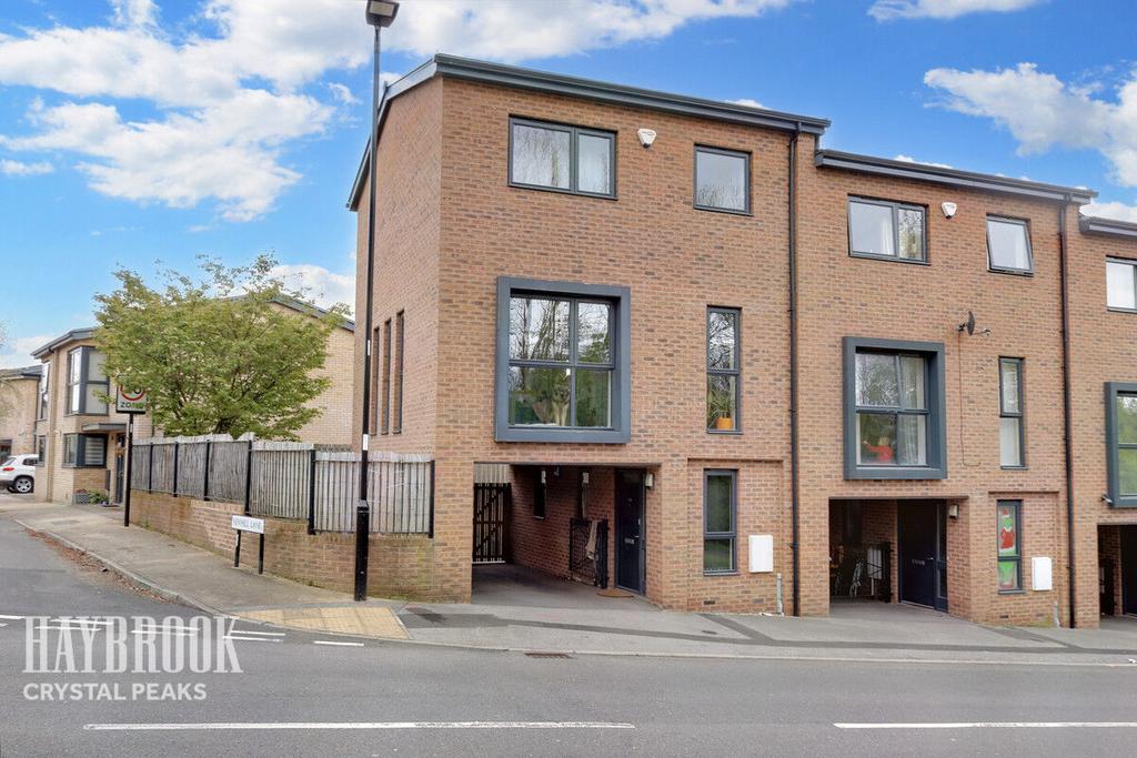 Silkstone Road, Hackenthorpe 3 bed end of terrace house for sale £46,250