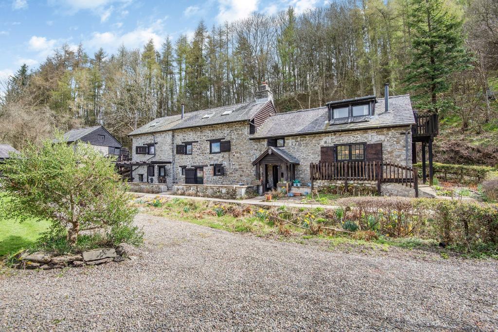 Dutlas, Llanfair Waterdine, Shropshire 4 bed detached house £650,000