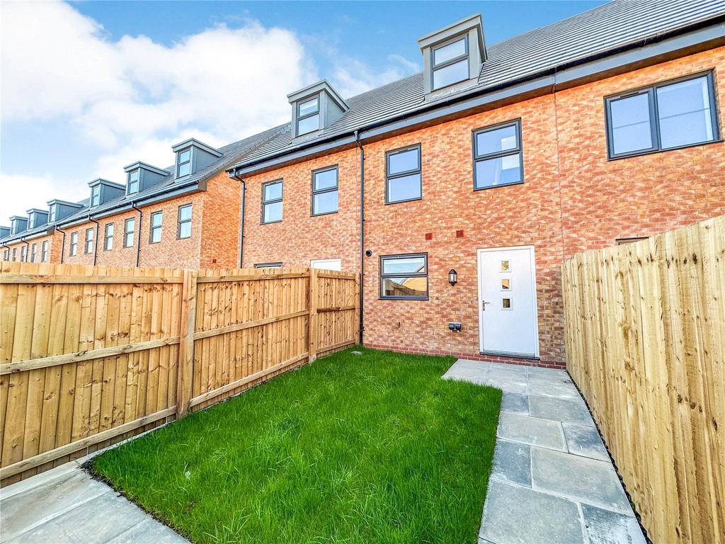 Plank Lane, Leigh, Greater Manchester, WN7 3 bed terraced house £
