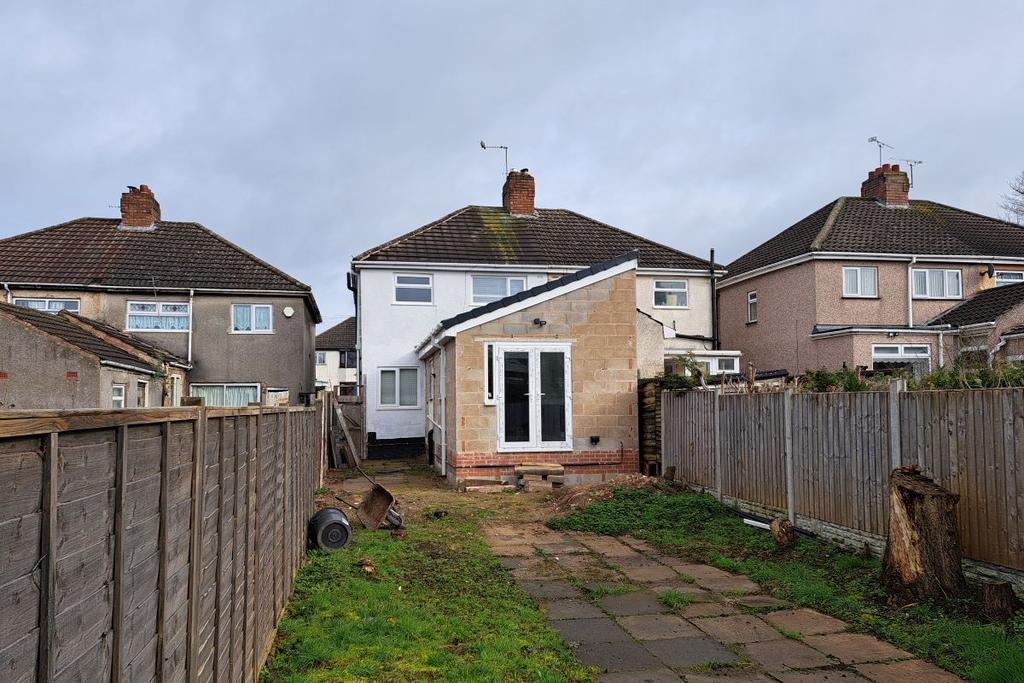 106 Sherborne Road, Wolverhampton, West Midlands, WV10 9ET 2 bed semi