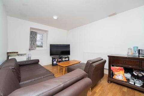 304e Upper Richmond Road West, London, SW14 7JG