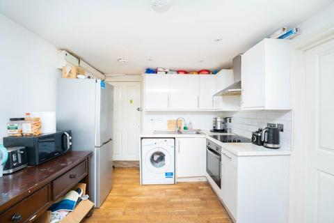304e Upper Richmond Road West, London, SW14 7JG