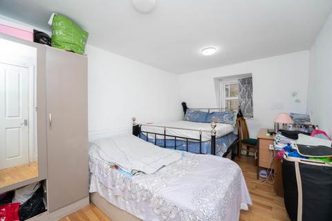 304e Upper Richmond Road West, London, SW14 7JG