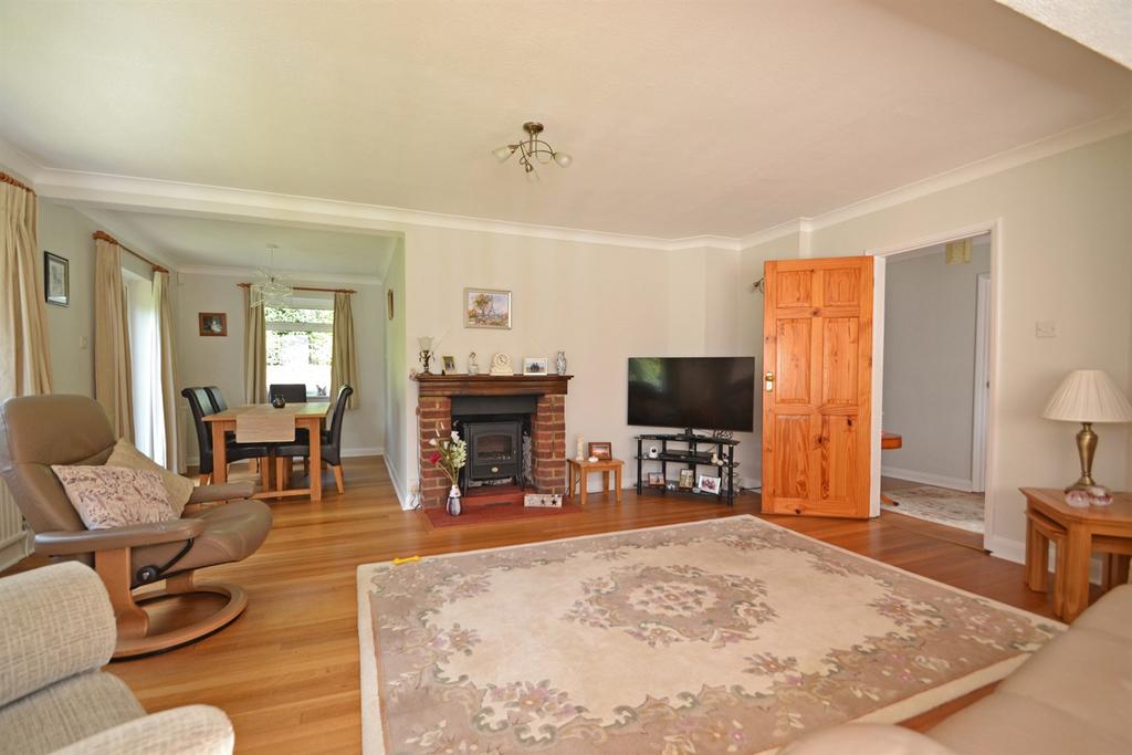 Crossways, West Chiltington, West Sussex, RH20 3 bed detached bungalow