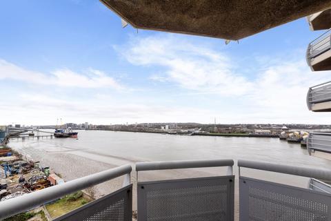 2 bedroom flat for sale, Wards Wharf Approach, London, E16