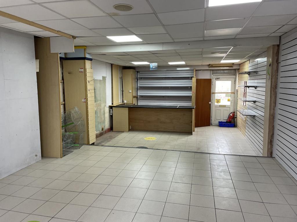 70 Newcastle Road, Talke... Retail property (high street) £750 pcm (£