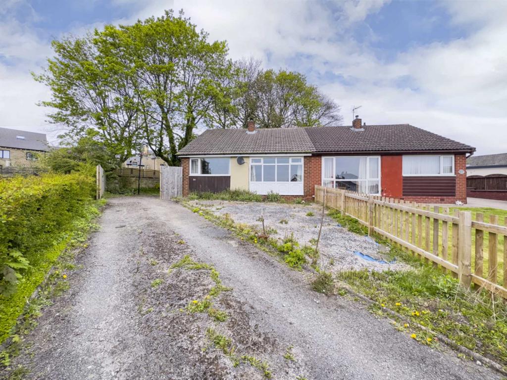 Fairfield Drive, Heckmondwike 2 bed bungalow for sale £167,500
