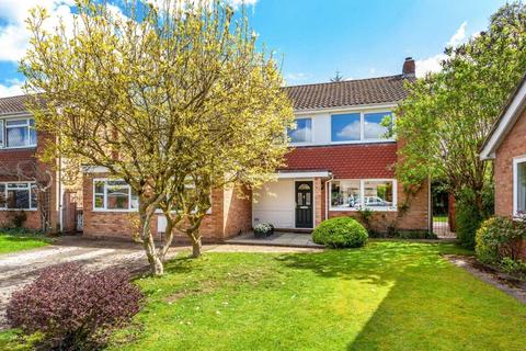 16 Tower Close, Emmer Green, Reading, RG4 8UU