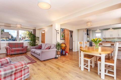 16 Tower Close, Emmer Green, Reading, RG4 8UU