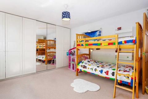 16 Tower Close, Emmer Green, Reading, RG4 8UU