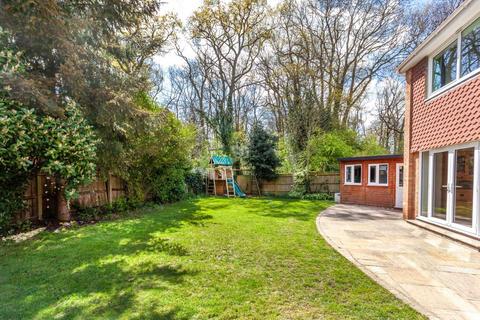 16 Tower Close, Emmer Green, Reading, RG4 8UU