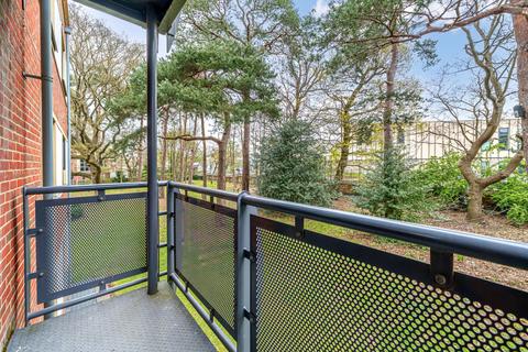 2 bedroom flat for sale, Wallis Square, Farnborough, GU14
