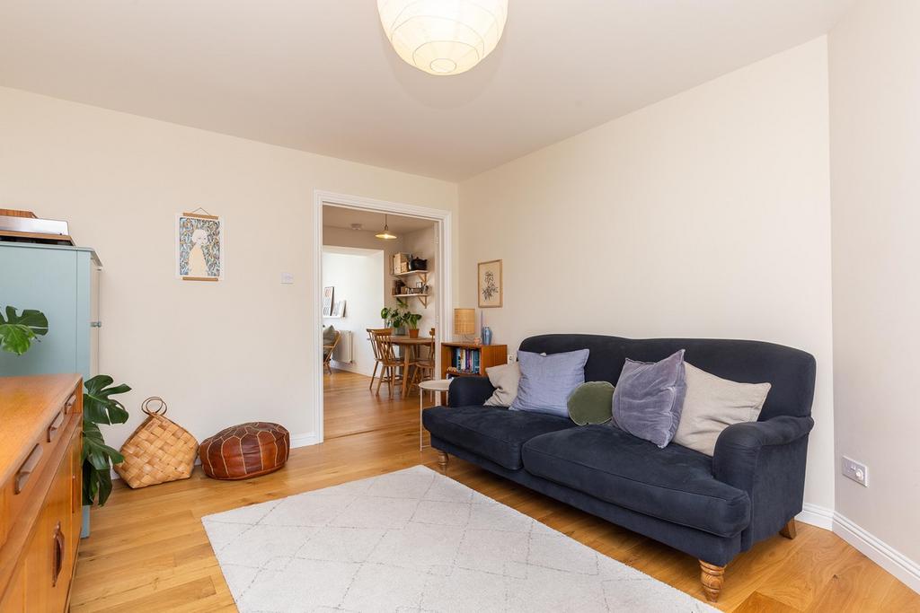 Saint Davids Gardens, Dalkeith, EH22 2 bed terraced house £250,000